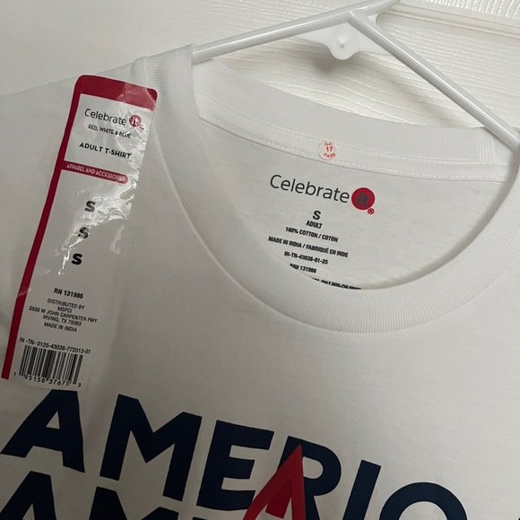 New adult size small unisex America red white and blue t-shirt - Picture 2 of 3